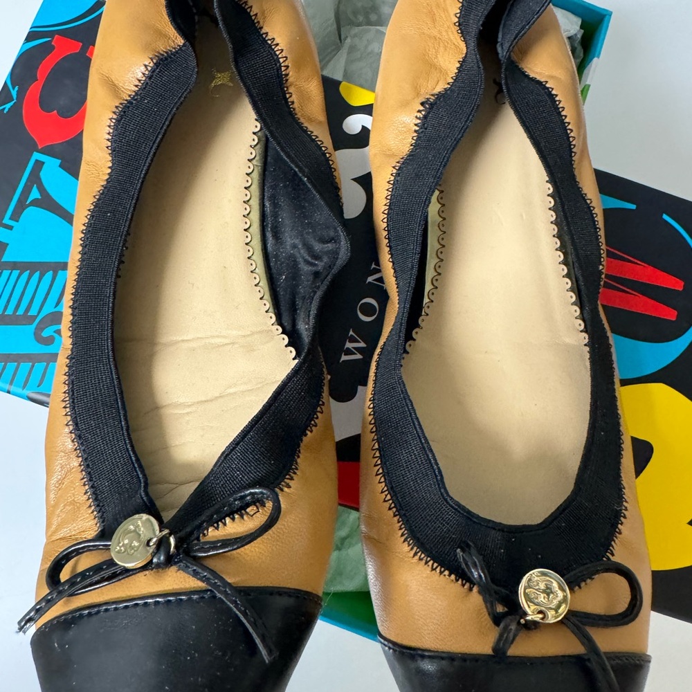 C Wonder Flats New With Box